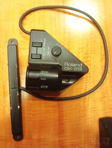 ROLAND  GR-20 μαζί με GK μαγνήτες