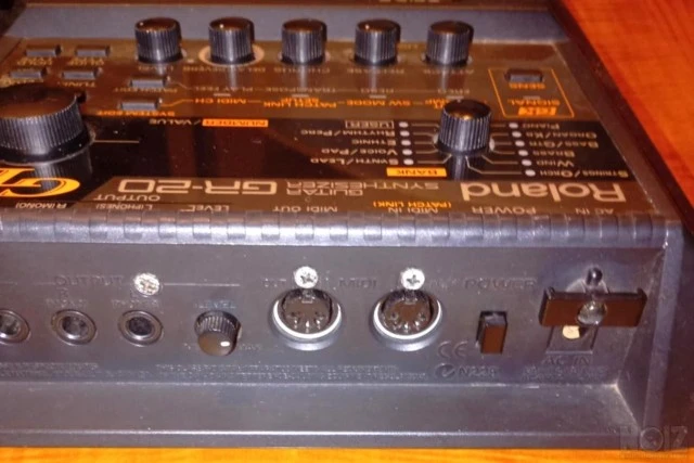ROLAND  GR-20 μαζί με GK μαγνήτες