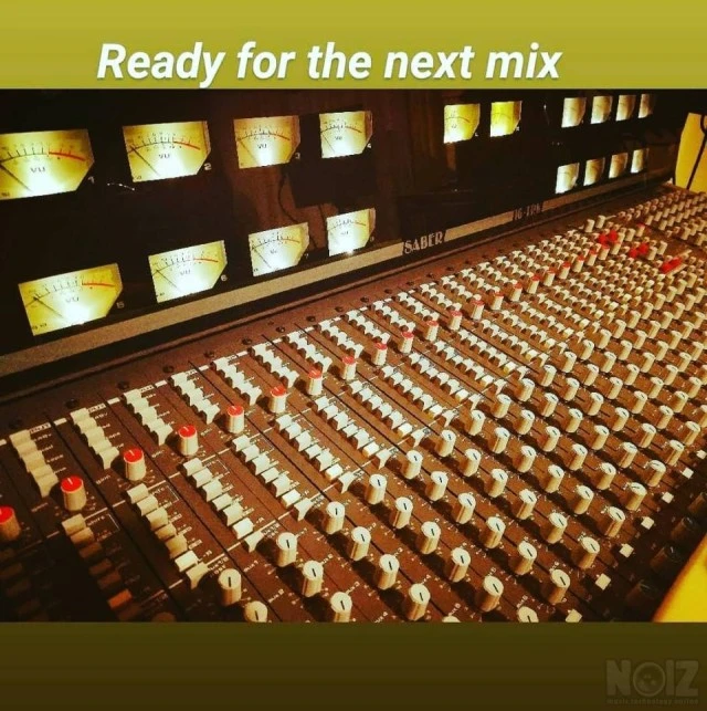 Allen and Heath Saber Plus 24Chanels 16 