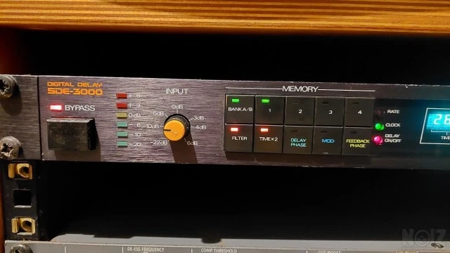 Roland SDE-3000