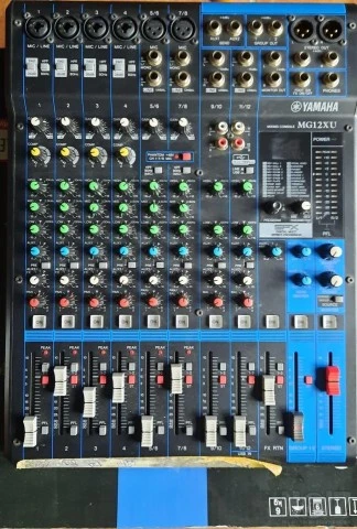 YAMAHA MG12XU Mixing Console