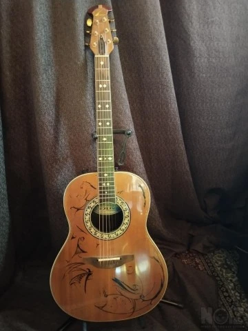 Ovation κιθάρα