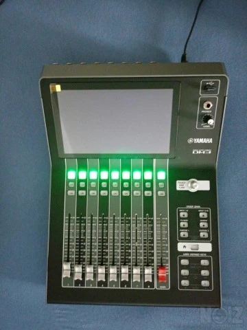 Yamaha DM3s & Βαλίτσα