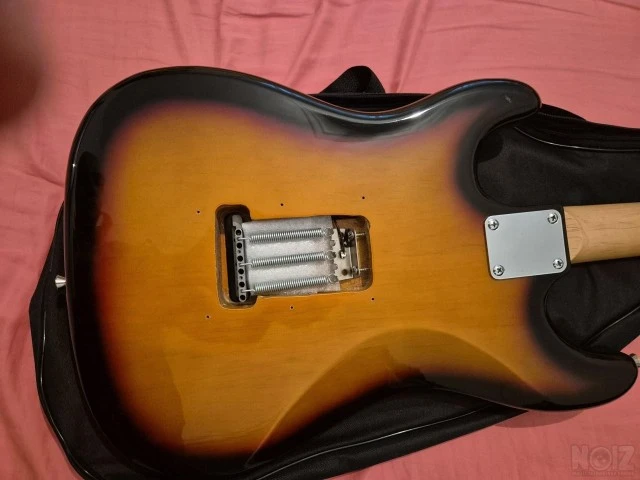 Squier stratocaster sunburst
