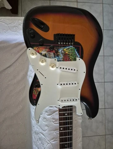 Squier stratocaster sunburst
