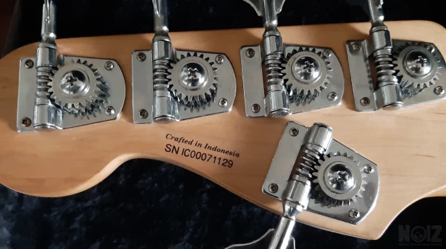 Squier bass αταστο 5χορδο του 2003 made 
