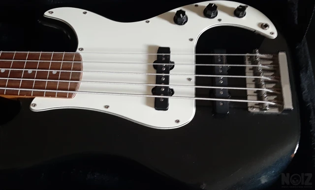 Squier bass αταστο 5χορδο του 2003 made 