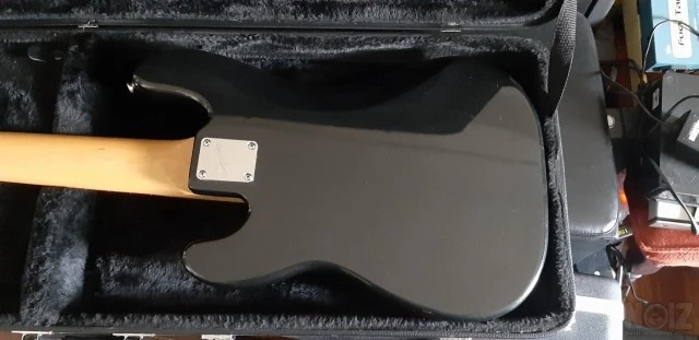 Squier bass αταστο 5χορδο του 2003 made 
