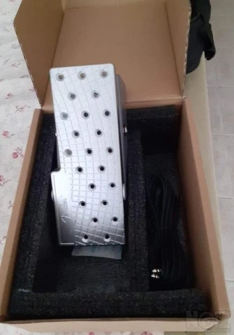 Fender Exp-1 Pedal   50 euro