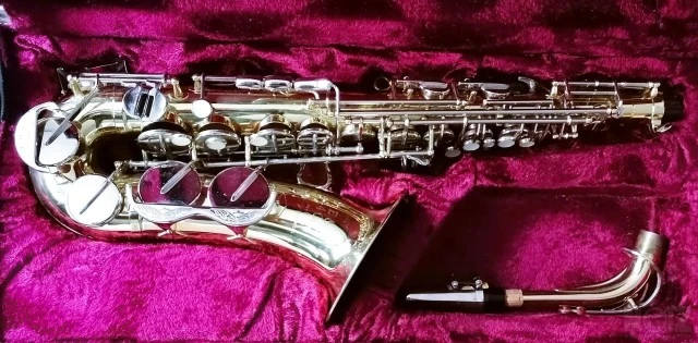 Σαξόφωνο B&H 400 Alto με θήκη