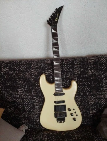 Charvel model 4