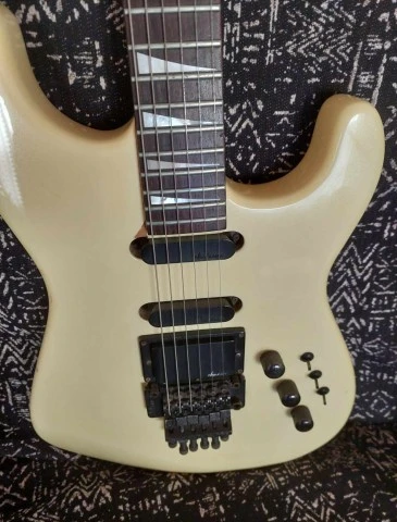 Charvel model 4