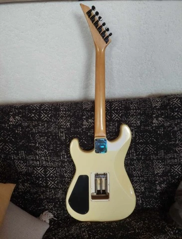 Charvel model 4