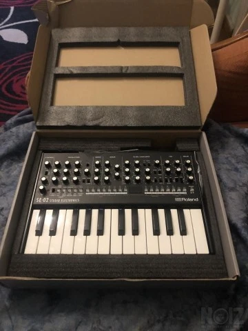 Roland se 02 + keyboard