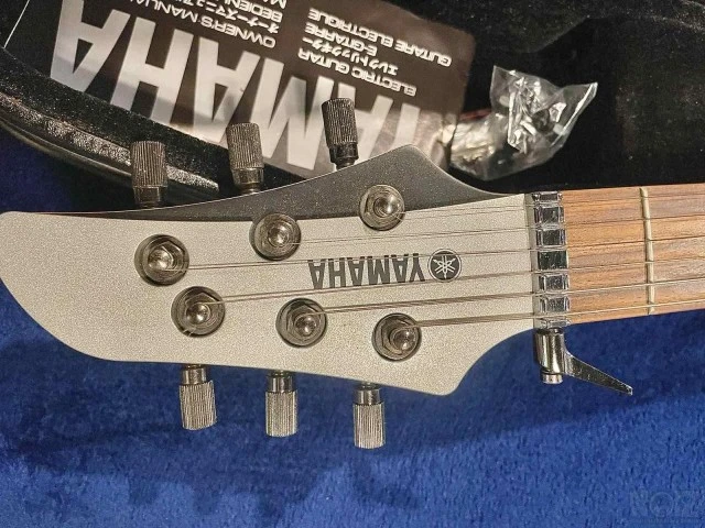 Yamaha RGX520DZ