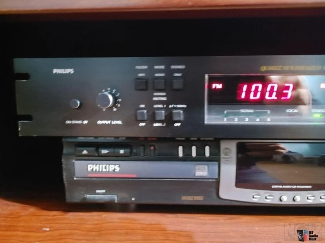 Δέκτης Philips 22AH - 180 Black Tulip
