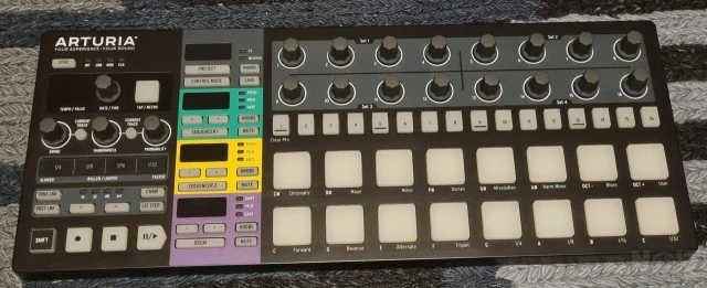 Arturia BeatStep Pro σε Μαύρο Χρώμα