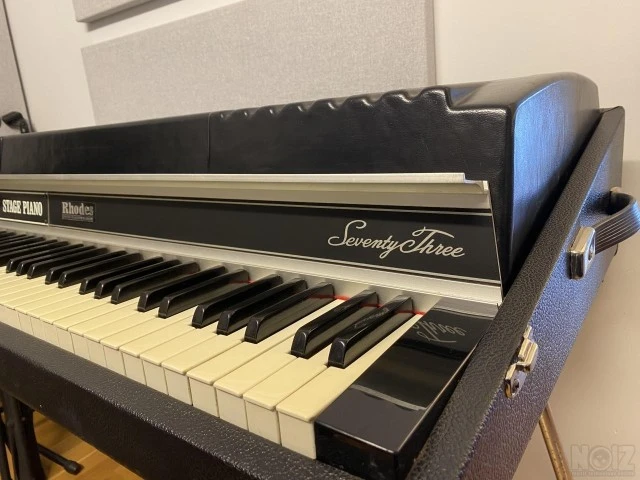 Rhodes Mark II Suitcase 73-Key Stage Pia