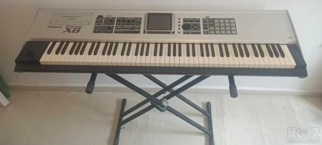 Roland Fantom X8 - 88 key