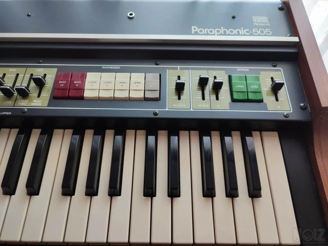 Roland RS-505 Paraphonic Synthesizer (Se