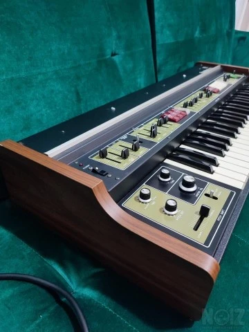 Roland RS-505 Paraphonic Synthesizer (Se