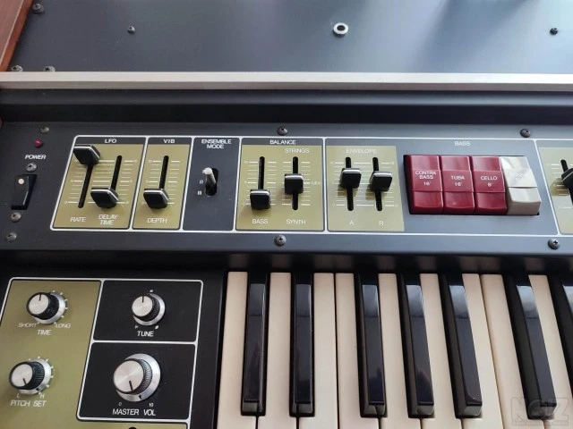 Roland RS-505 Paraphonic Synthesizer (Se