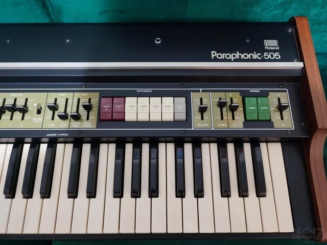 Roland RS-505 Paraphonic Synthesizer (Se
