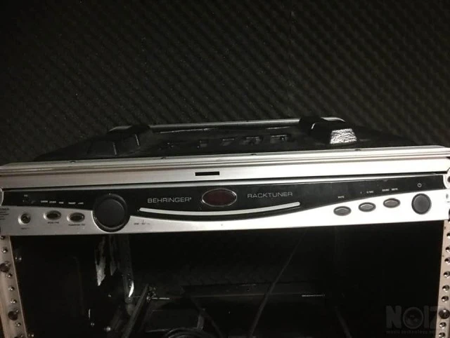Behringer Rack Tuner & Ρακιέρα με Συρτάρ