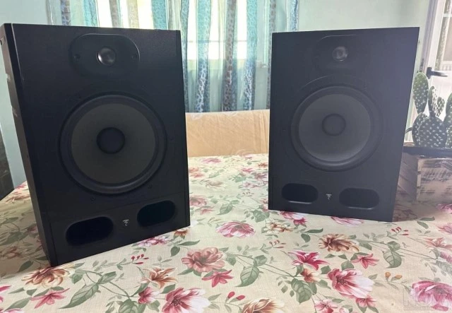 FOCAL ALPHA 80 & BEHRINGER AURATONE C50a