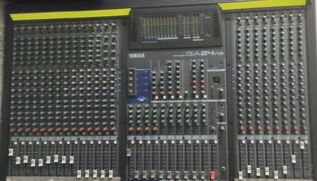 Yamaha GA12/24 Mixing Console