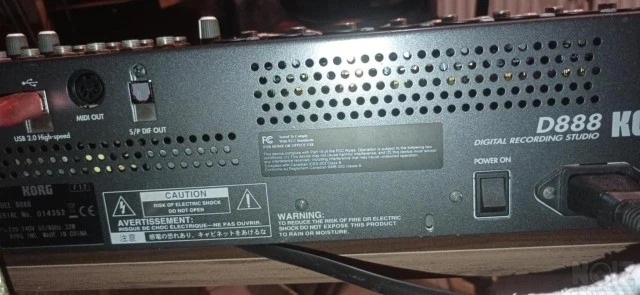 Korg D888