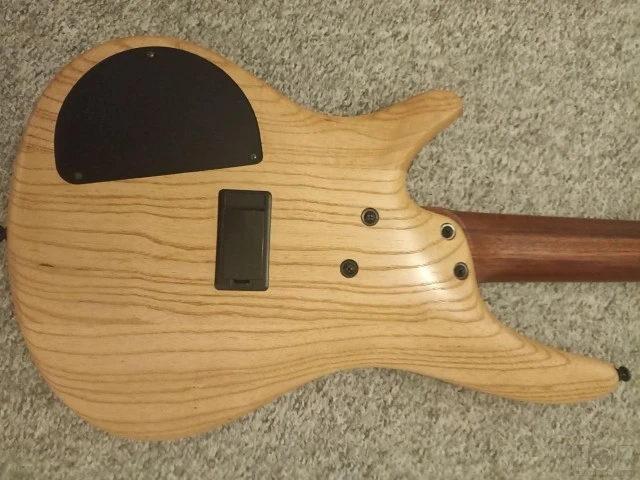 Ibanez SR 605