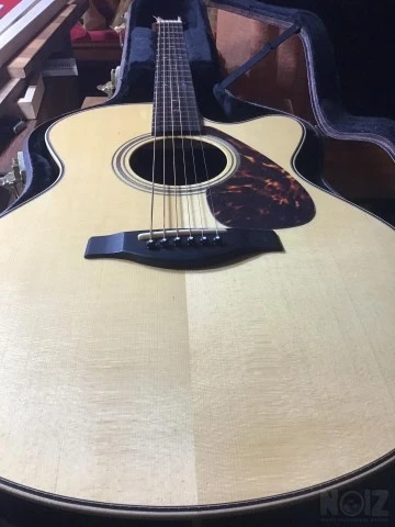 YAMAHA LJX26C electroacoustic