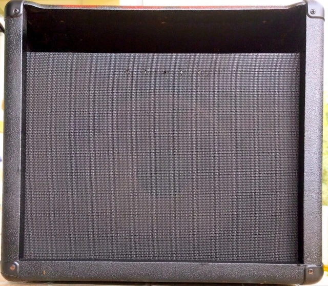 Καμπίνα 1×12 (marshall mod. amp).