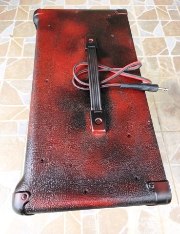 Καμπίνα 1×12 (marshall mod. amp).