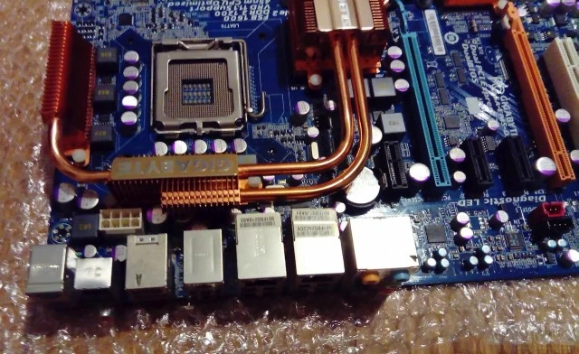 Μητρική Gigabyte GA-EP45-DS5  - no post