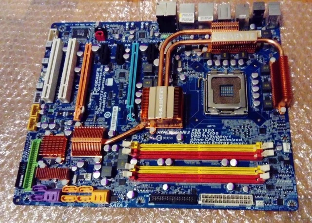 Μητρική Gigabyte GA-EP45-DS5  - no post