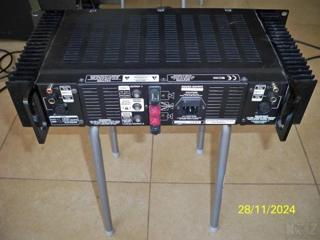 Behringer A-500