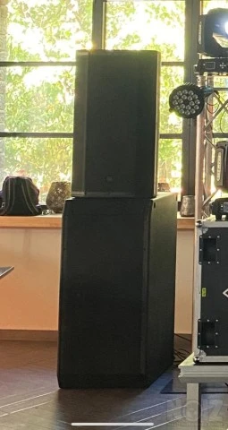 JBL SRX 835p
