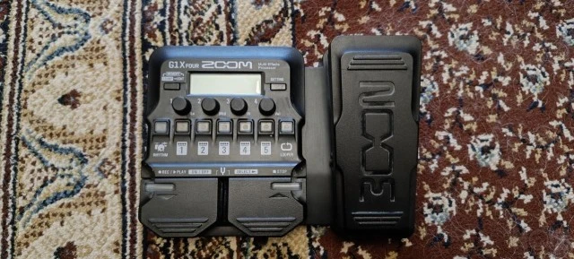 Zoom G1X four