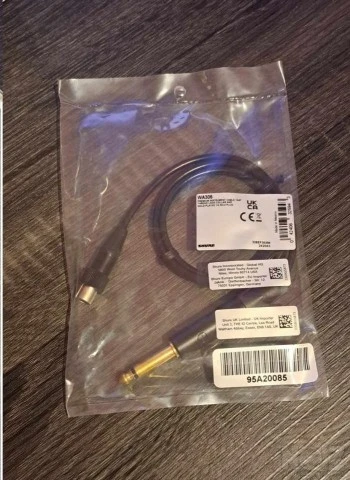 Shure WA 305