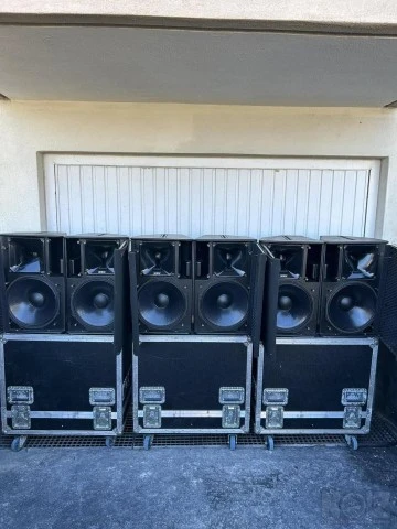 NEXO Ps15 Left - Right