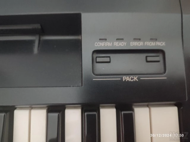 Yamaha Electone HE 8