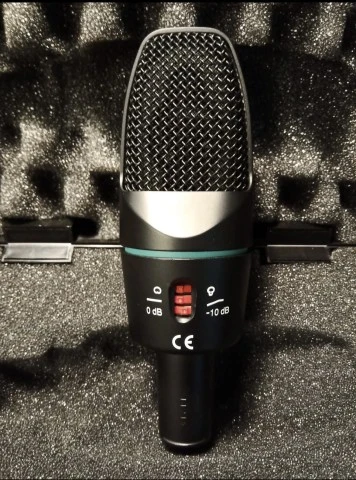 Akg c 3000
