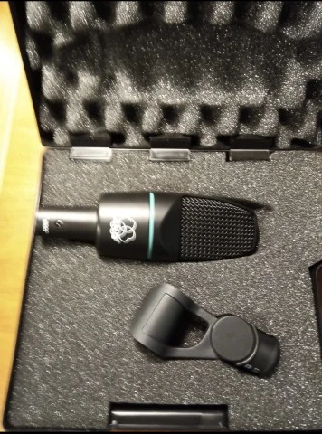 Akg c 3000