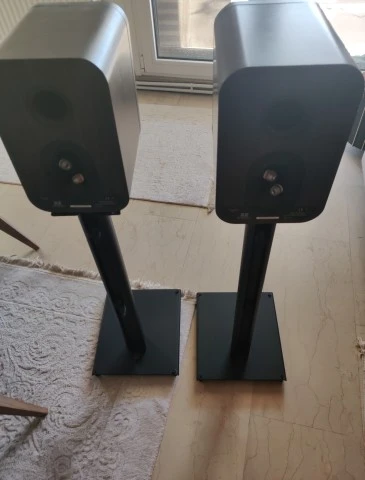 Q Acoustics 3020 με βάσεις