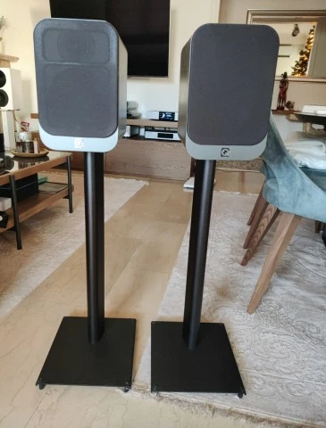 Q Acoustics 3020 με βάσεις