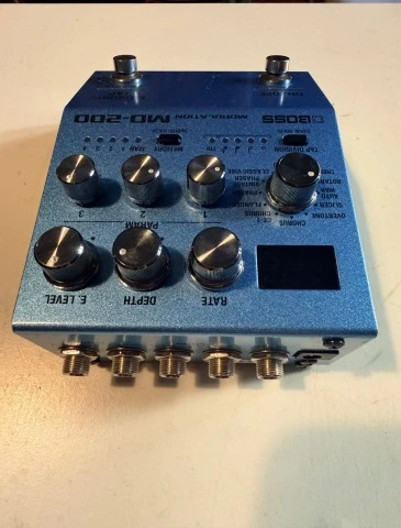 Boss MD-200