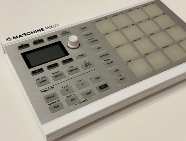 Maschine Mikro Mk2 (+ Decksaver)