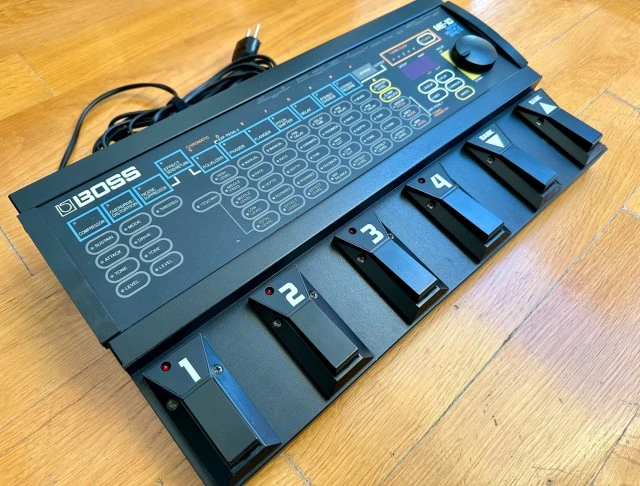 Boss ME-10 Guitar Multiple Effect.